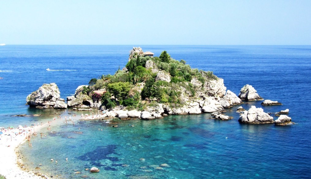 In Taormina, taste your granita at Isola Bella