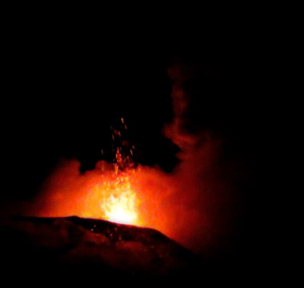 voragine eruption 2